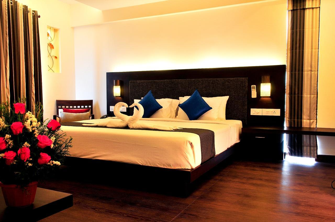 Copper Folia Hotel Calicut Eksteriør billede
